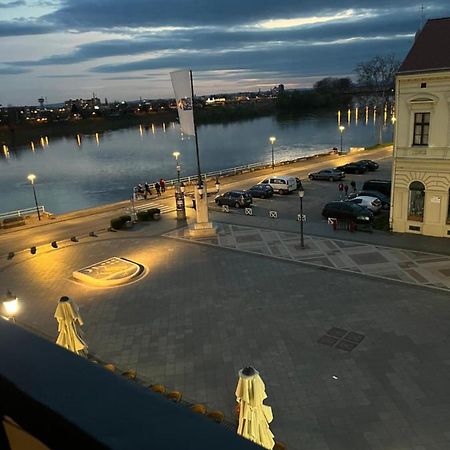 Apartman Loft 72 Slavonski Brod Bagian luar foto