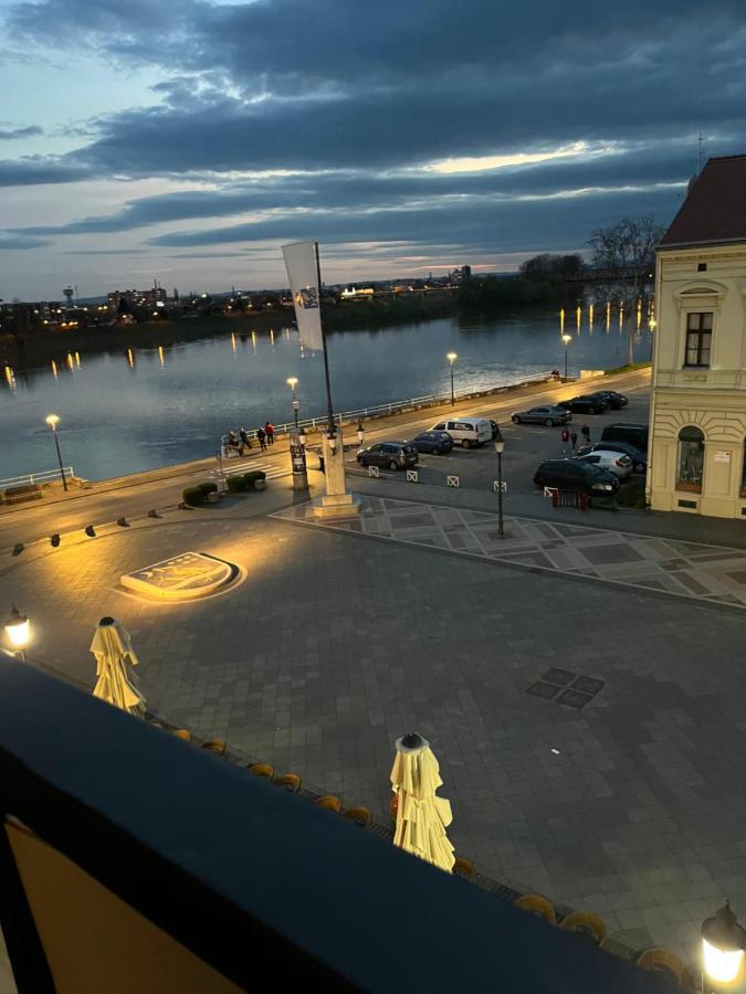 Apartman Loft 72 Slavonski Brod Bagian luar foto